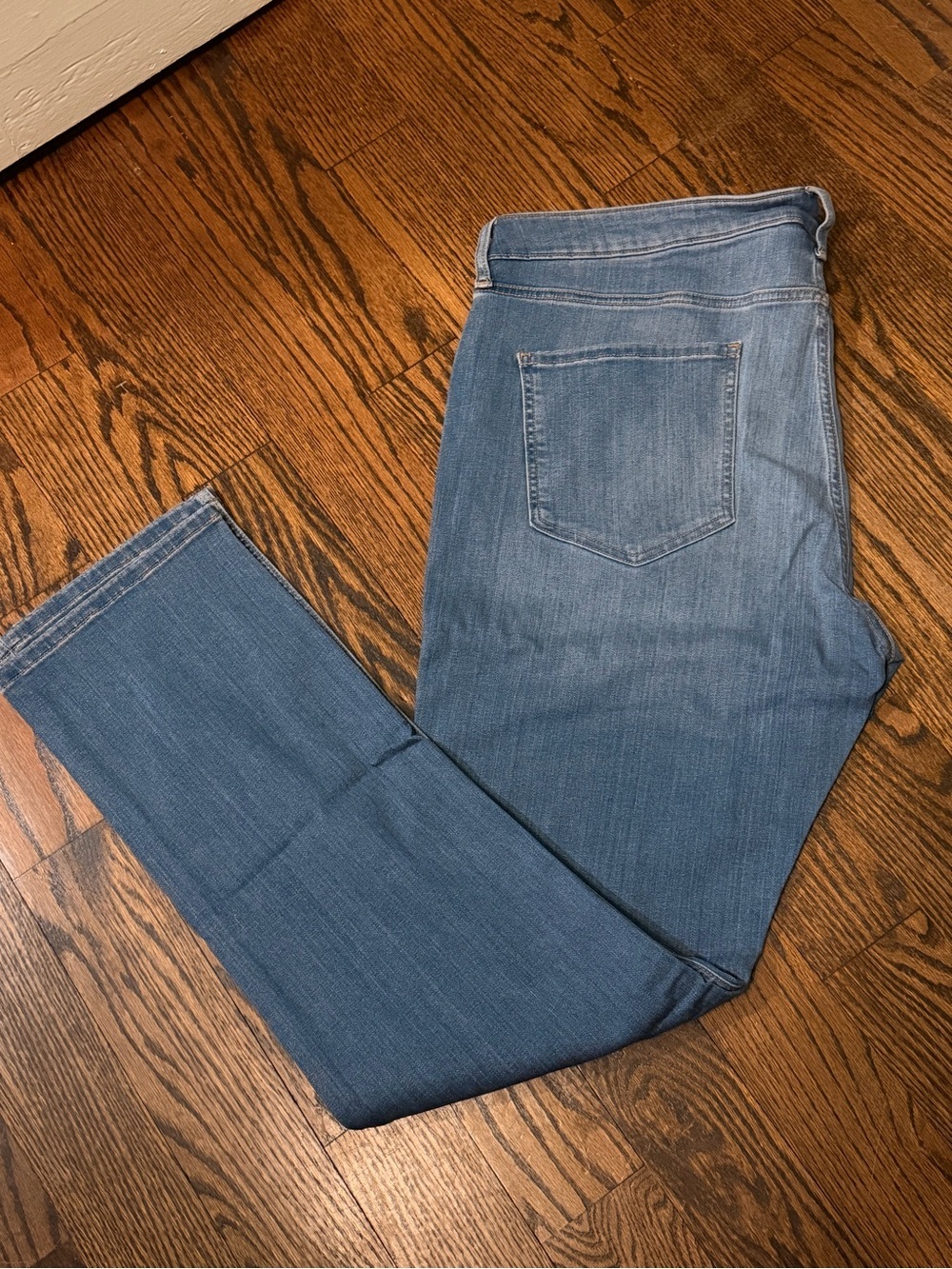 Straight Fit Men's Jeans in Medium Blue